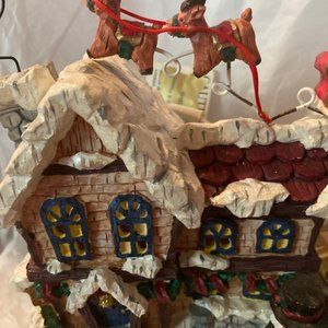 CHRISTMAS HOUSE HAS SANTA REINDEER LIGHTS UP NEW